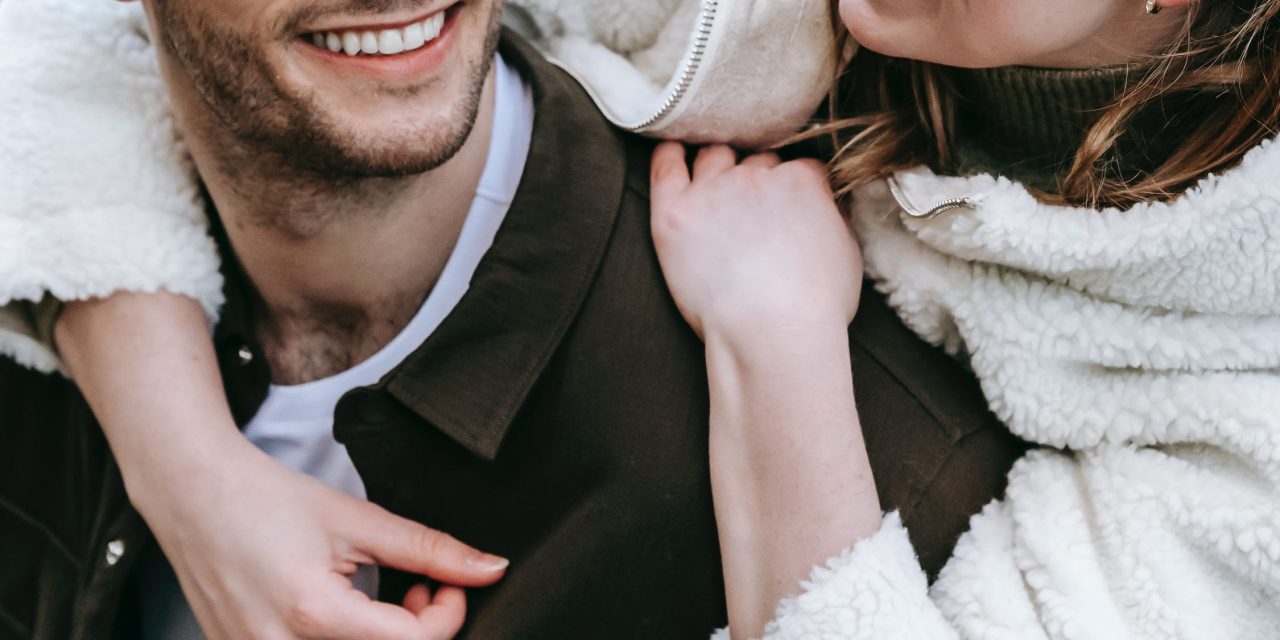 20 Signs On How To Know If Your Boyfriend Loves You